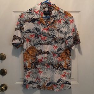 AEO Asian Tiger Print Casual Button Down Shirt